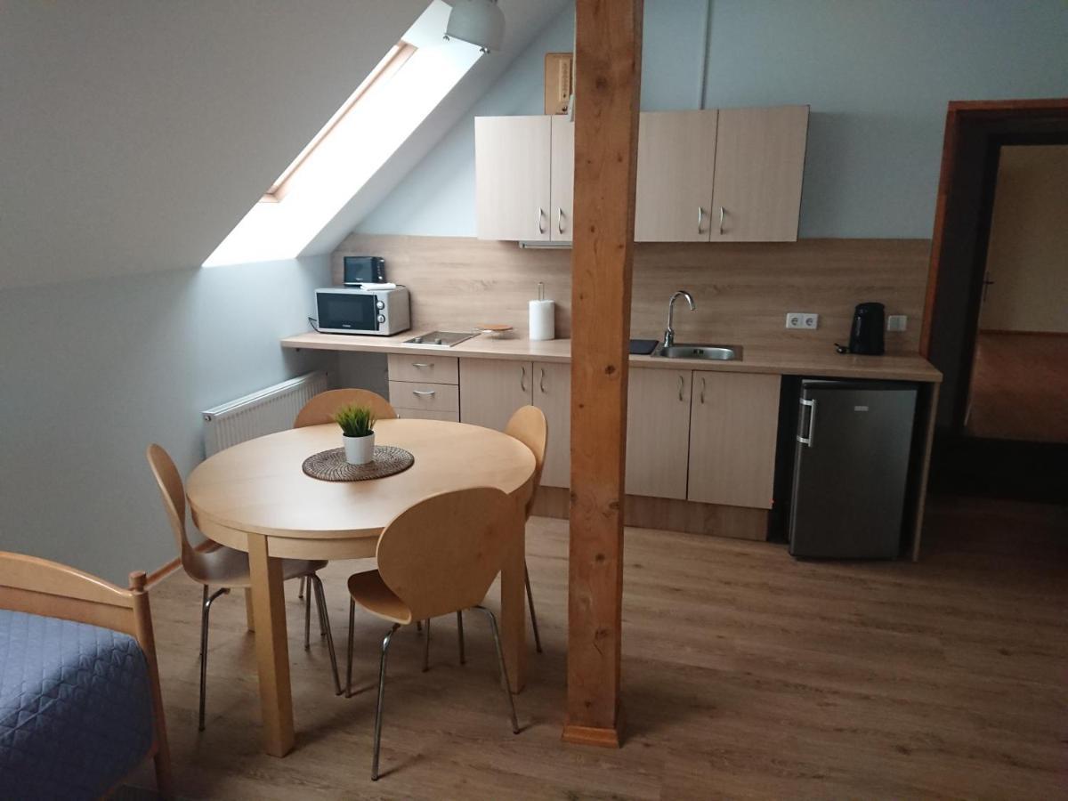 Misko Apartments Шилуте Экстерьер фото